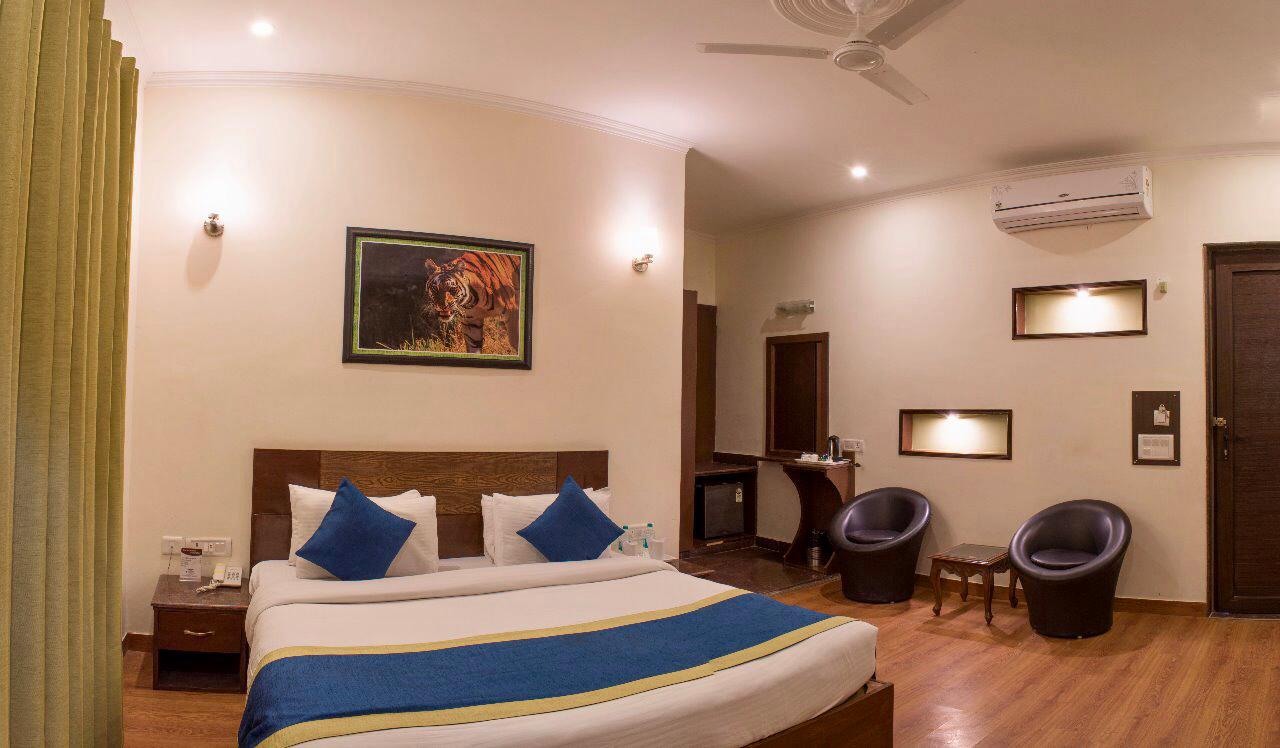 Clarissa Swimming Pool