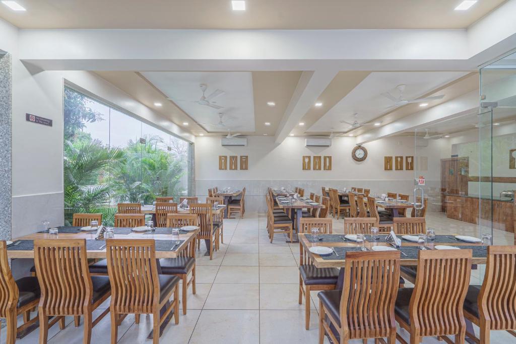 Sterling Gir Exterior