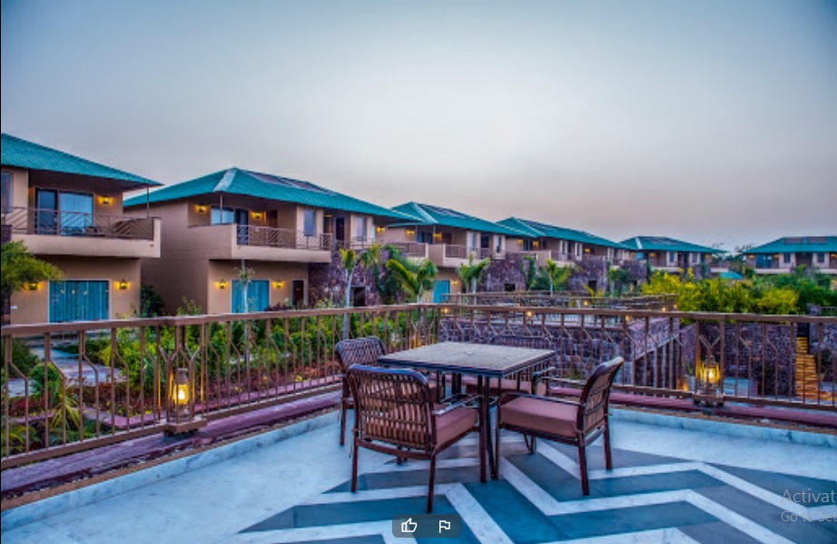 Villa Night Ambiance